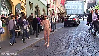 Nackte Babes Auf Der Straße: Outdoor-Nacktheit Vom Feinsten