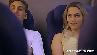 Fantastisk Babe Mia Malkova Deepthroater Og Knepper På Et Fly