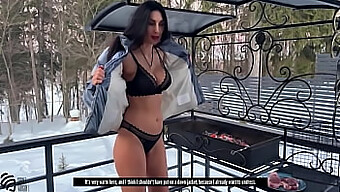 Liza Virgin, Vroča Rjavolaska, Daje Pov Blowjob In Dobi Svojo Tesno Luknjo Napolnjeno S Spermo