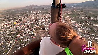 Fazendo Amor Intenso Ao Amanhecer (Ela Faz Garganta Profunda) No Topo De Pirâmides Em Um Balão De Ar Quente